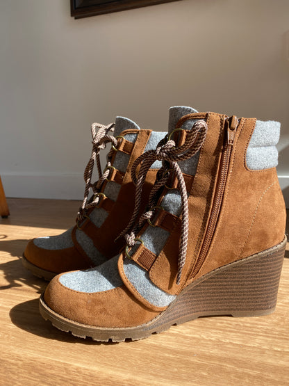 Suade Zip-Up Wedges (Size 7.5)