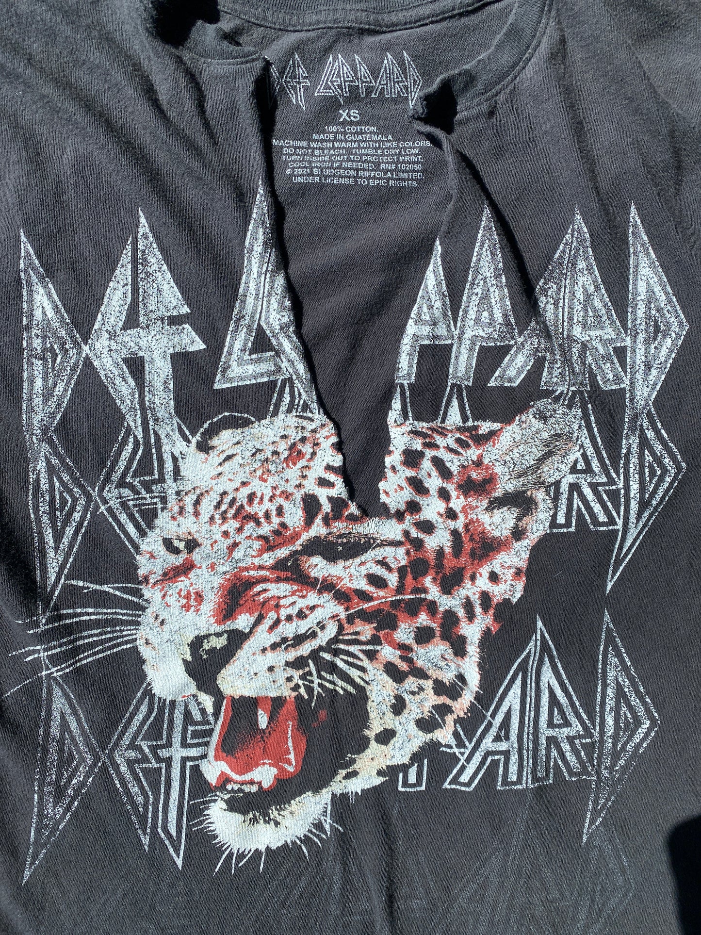 Def Leppard V Neck Tee (XS)